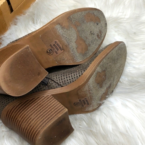 Soda Tarpon Faux Suede Mesh Perforated Chunky Heel Gray Taupe Ankle Boots - Picture 14 of 15